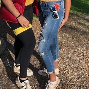 AMERICAN EAGLE high waisted ripped jeans